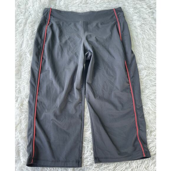 Adidas Activewear Legging cropped Sz M gently used - Picture 7 of 7